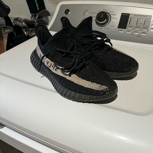 Yeezy 350 v2 oreo